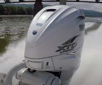 Yamaha 425 Outboard Engine
