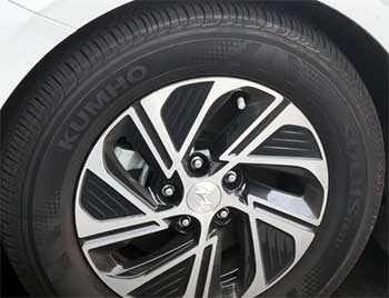 Kumho Solus TA31 Tire