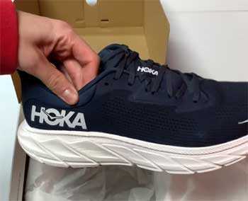 Hoka Arahi 7