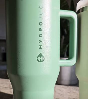 hydrojug vs stanley