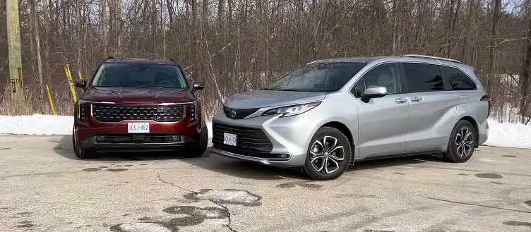 Kia Carnival Hybrid vs. Toyota Sienna Hybrid