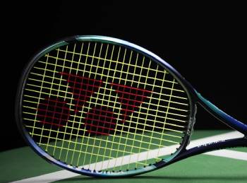 yonex vcore vs ezone