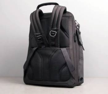 nomatic backpack vs tumi