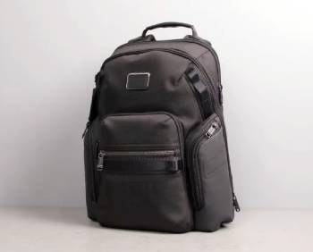 nomatic backpack vs tumi