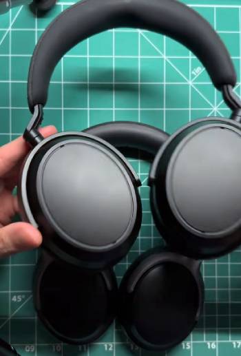 bose quietcomfort vs sennheiser momentum 4