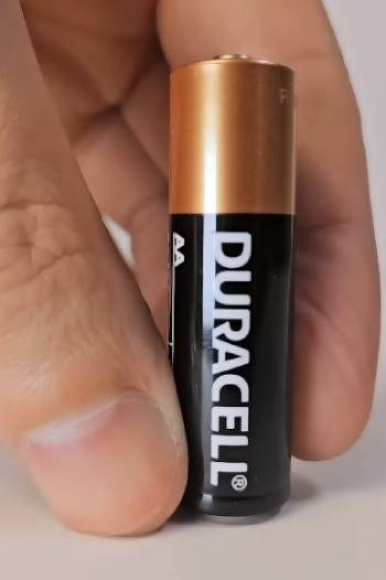 duracell vs energizer batteries