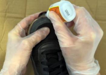 shoe goo vs gorilla glue