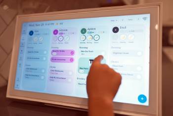 skylight calendar vs echo show 15
