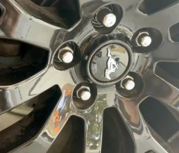 detroit axle brake pads