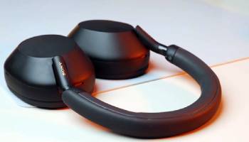 sony xm5 vs sennheiser momentum 4