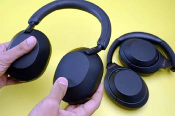 sony xm5 vs sennheiser momentum 4